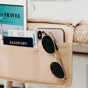 BEIS SEATBACK ORGANIZER in Beige